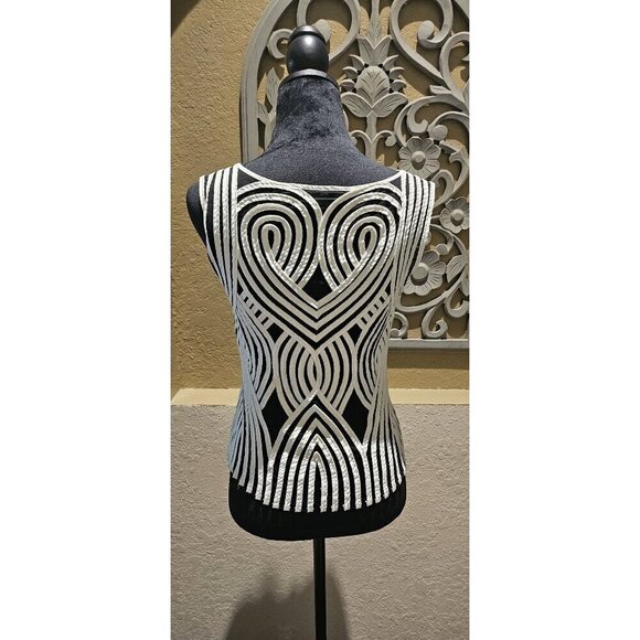Andrea Rosati Black & White Geometric Sleeveless Top With Textured Pattern Desig - Picture 2 of 5